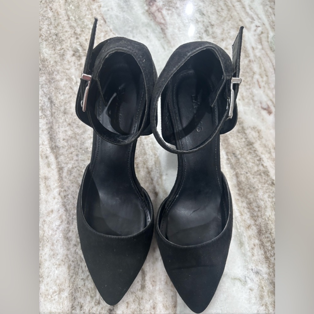 Express casual women shoes size 8